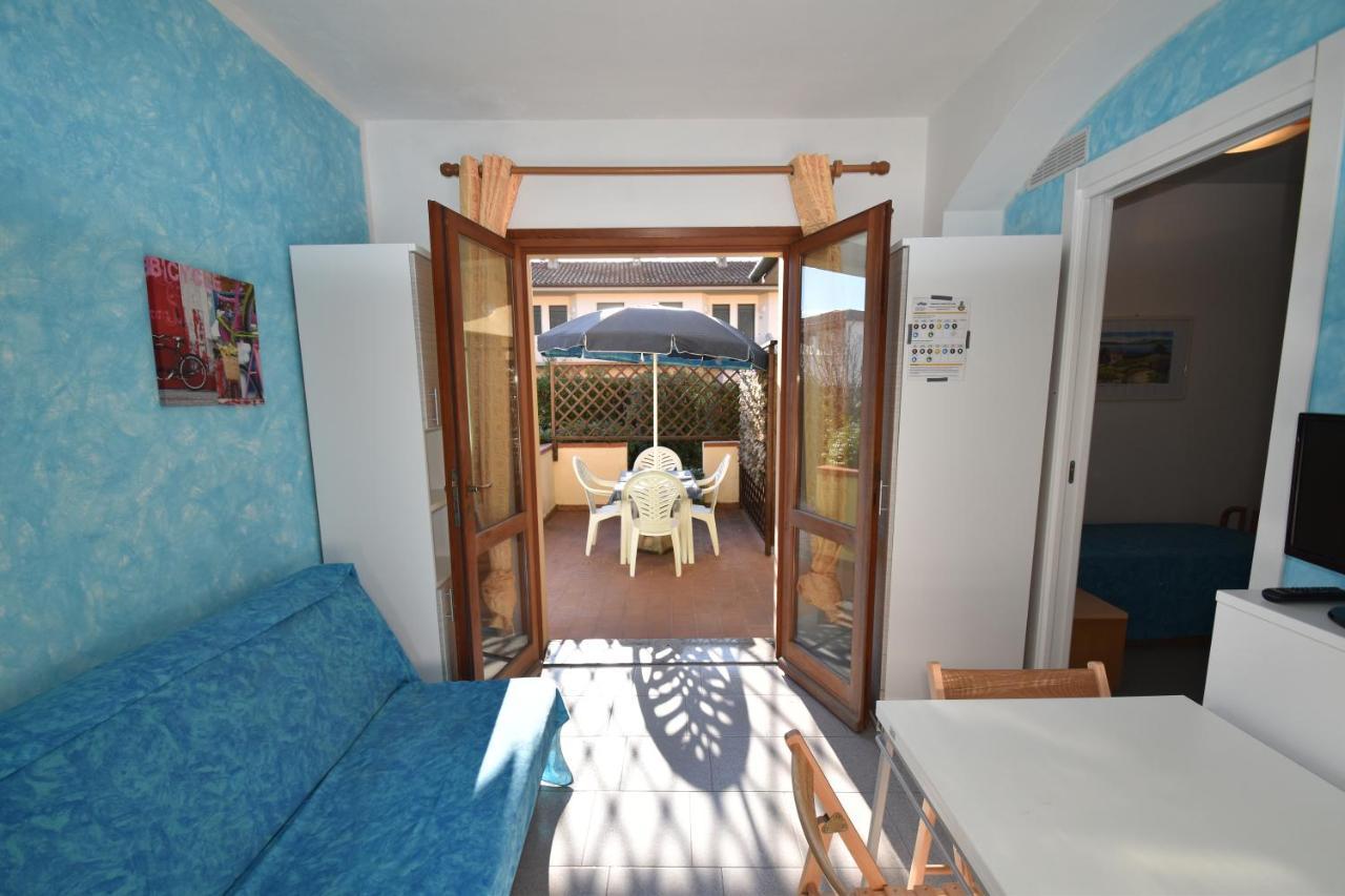 Appartamenti Sabbia - Zona Mare Con Terrazze, Clima, E Posti Auto Marina di Campo Exterior photo